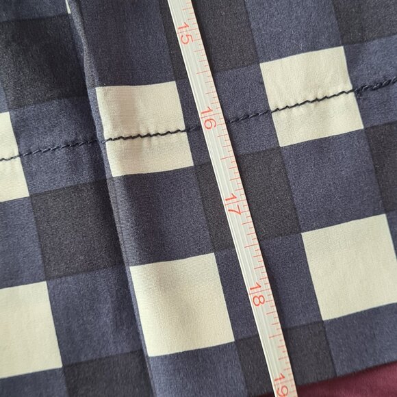 ✨ Banana Republic Pleated Midi Skirt - Size 6 - Priced to Move! ✨ - Picture 3 of 5